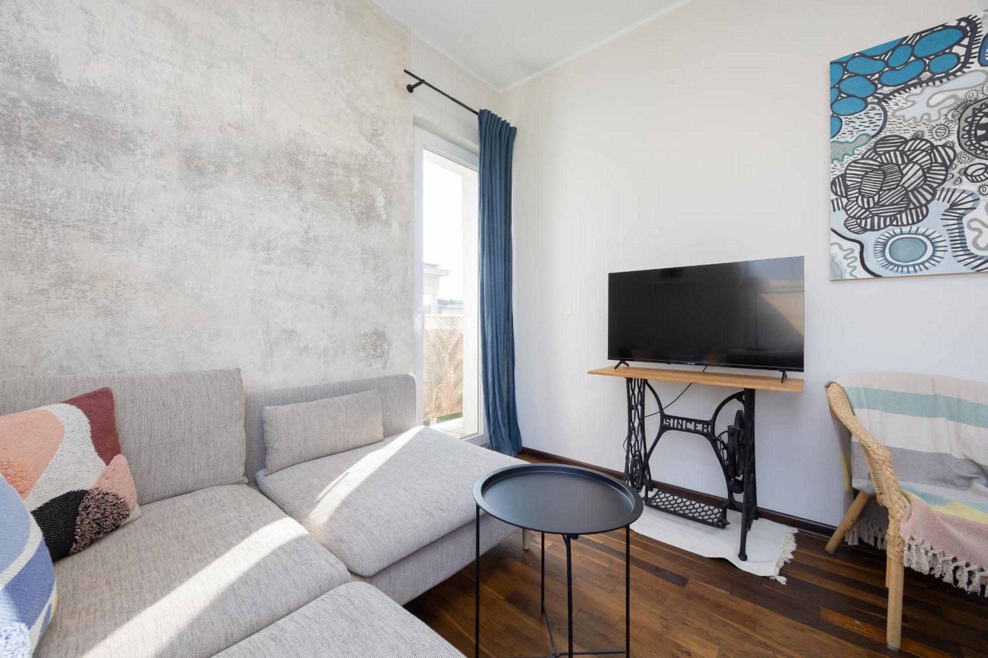 Bright In Downtown By Renters Warszawa